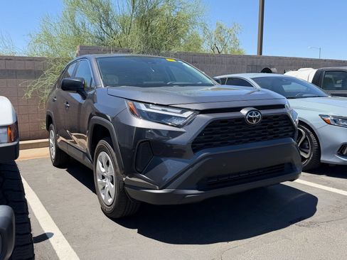 Used 2025 Toyota RAV4 LE AWD/4WD image 5