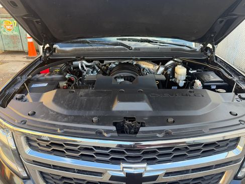 Used 2016 Chevrolet Suburban LT image 24