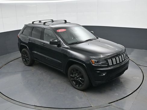 Used 2022 Jeep Grand Cherokee Laredo X image 51