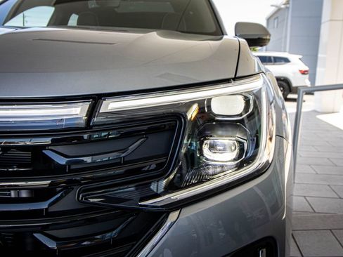 New 2026 Volkswagen Atlas Cross Sport SEL Premium R-Line AWD/4WD image 7