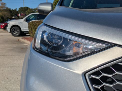 Used 2023 Ford Edge SEL image 10