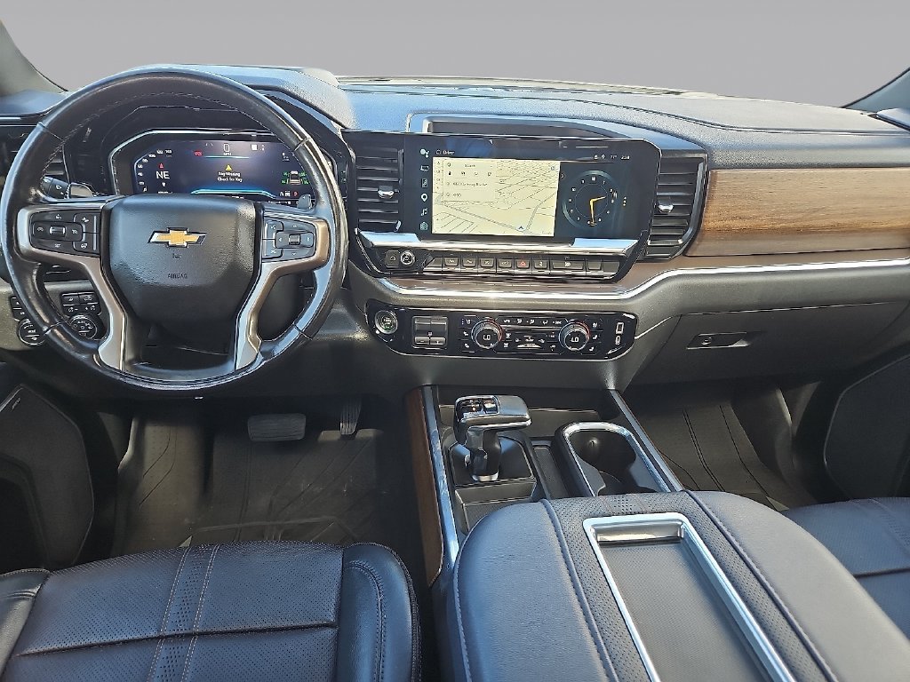 Used 2022 Chevrolet Silverado 1500 High Country w/ High Country Premium Package AWD/4WD image 11