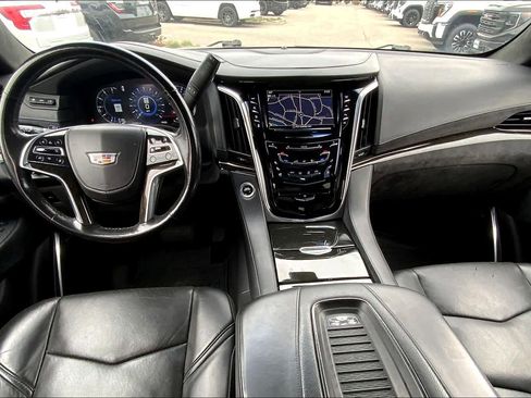 Used 2019 Cadillac Escalade Platinum image 15