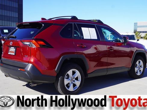 Used 2020 Toyota RAV4 XLE image 7