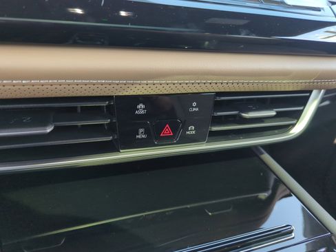 New 2026 Volkswagen Atlas Cross Sport SE image 12