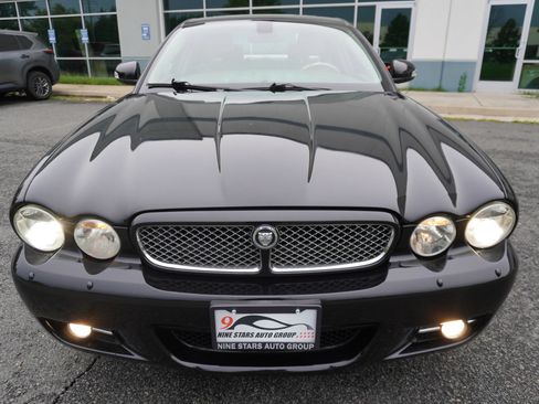 Used 2008 Jaguar XJ8 RWD image 2