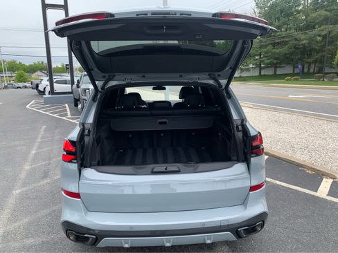 Used 2024 BMW X5 xDrive40i w/ M Sport Package AWD/4WD image 5