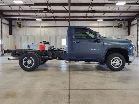New 2026 Chevrolet Silverado 3500 LT w/ Convenience Package AWD/4WD image 6
