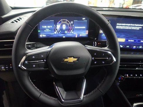 New 2026 Chevrolet Traverse LT image 11