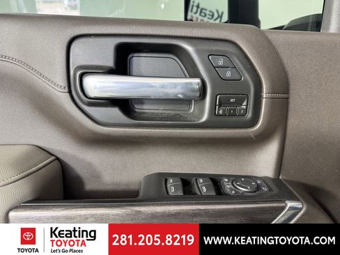 Used 2020 Chevrolet Silverado 2500 LTZ w/ LTZ Premium Package image 11