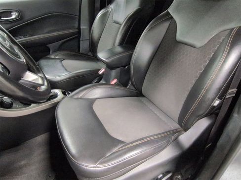 Certified 2021 Jeep Compass Latitude w/ Convenience Group image 17