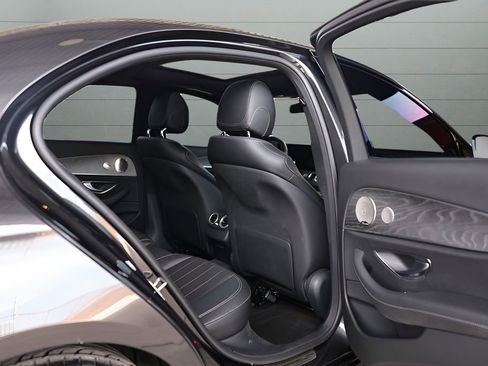 Used 2022 Mercedes-Benz E 350 4MATIC Sedan w/ Driver Assistance Package image 57