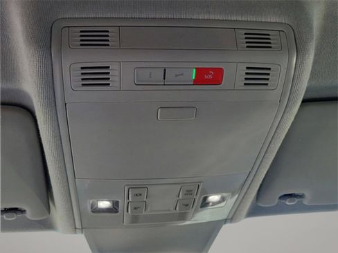 Used 2024 Volkswagen Tiguan Wolfsburg Edition image 24