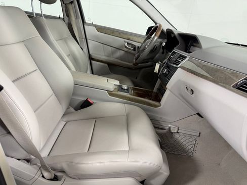 Used 2010 Mercedes-Benz E 350 Sedan image 18