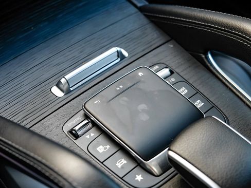 Used 2023 Mercedes-Benz GLE 350 w/ Premium Package image 31