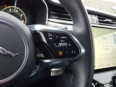 Used 2026 Jaguar F-PACE R-Dynamic S image 22