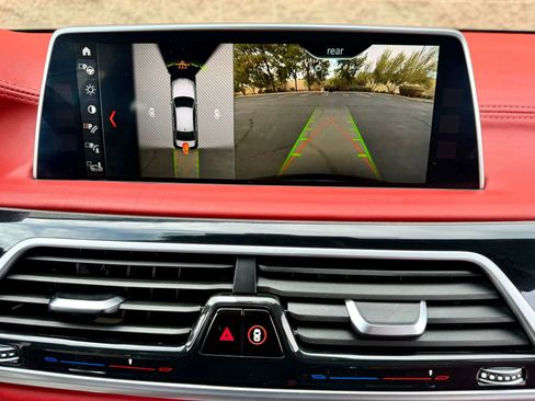 Used 2018 BMW 750i image 22