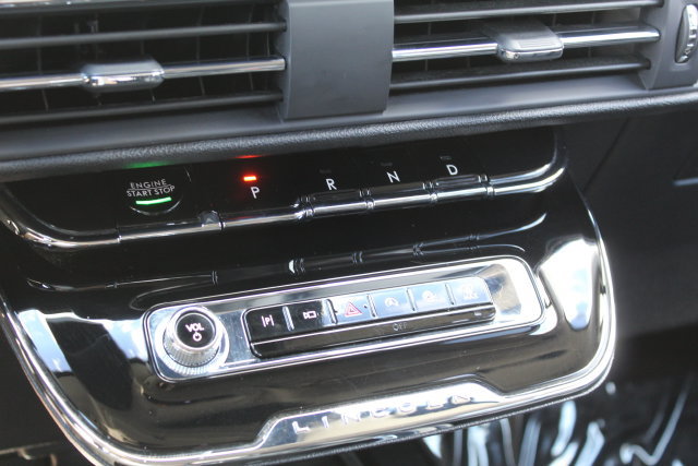 Certified 2023 Lincoln Corsair AWD image 25