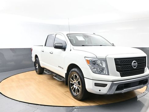 Used 2021 Nissan Titan SV w/ SV Convenience Package RWD image 8