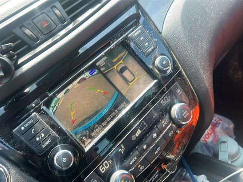 Used 2020 Nissan Rogue Sport SV w/ Technology Package image 9