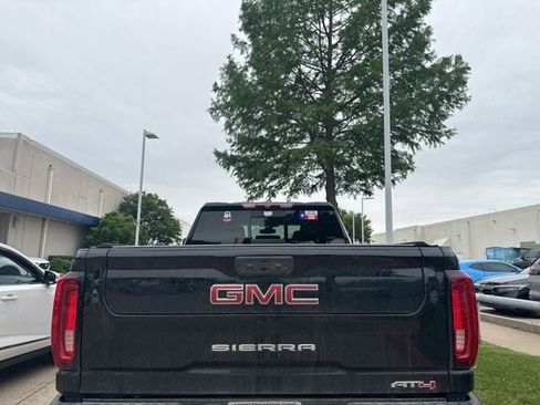 Used 2022 GMC Sierra 2500 AT4 w/ AT4 Preferred Package AWD/4WD image 6