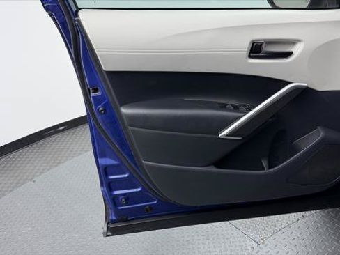 Used 2022 Toyota Corolla Cross LE FWD image 12