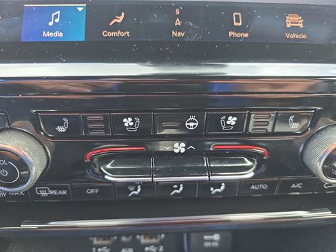 Used 2022 Jeep Grand Cherokee L Overland image 30