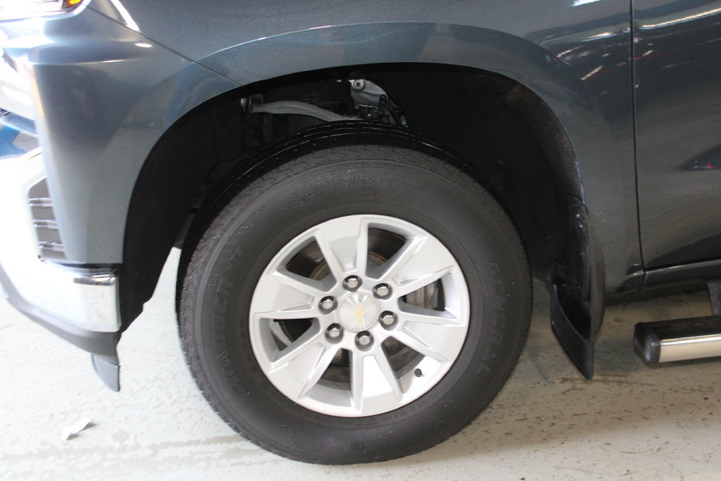 Used 2021 Chevrolet Silverado 1500 LT AWD/4WD image 4