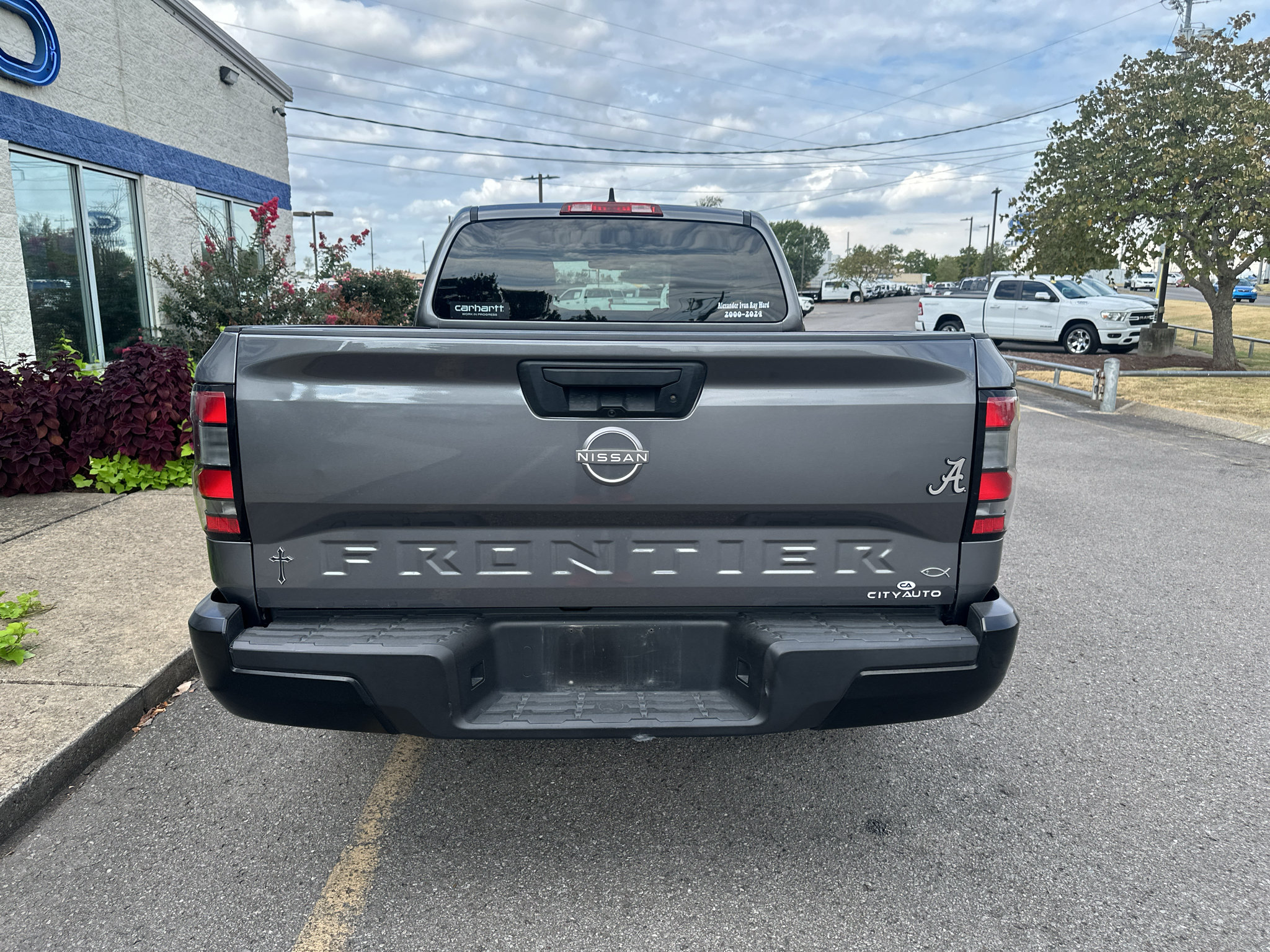 Used 2022 Nissan Frontier S RWD image 5
