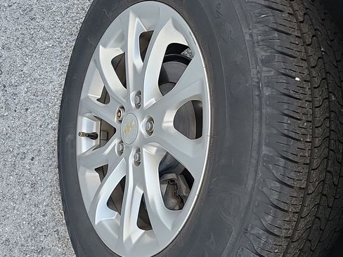 Used 2020 Chevrolet Equinox LS image 10