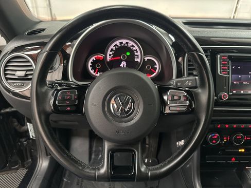 Used 2019 Volkswagen Beetle 2.0T SE image 16