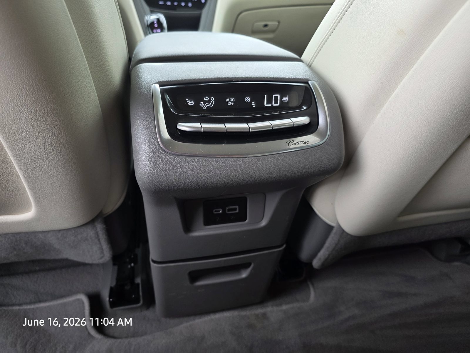 Used 2023 Cadillac XT6 Premium Luxury w/ Technology Package FWD image 16