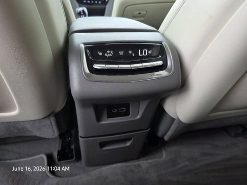 Used 2023 Cadillac XT6 Premium Luxury w/ Technology Package FWD image 16