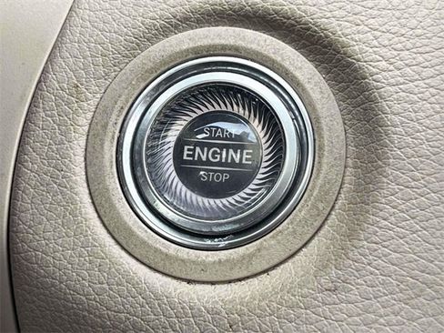 Used 2020 Mercedes-Benz C 300 4MATIC Sedan w/ Premium Package image 29