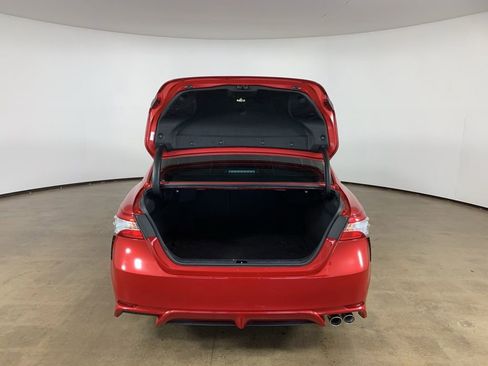 Used 2020 Toyota Camry SE image 12