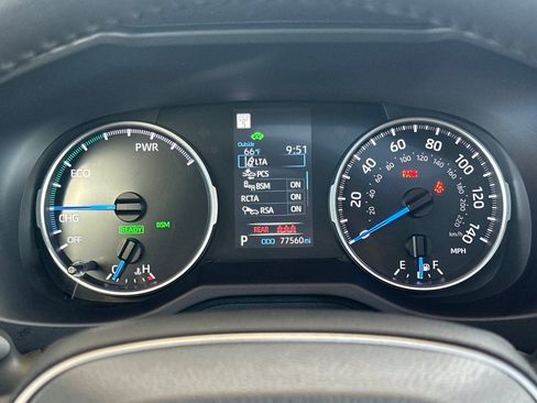 Certified 2022 Toyota RAV4 XLE Premium AWD/4WD image 30