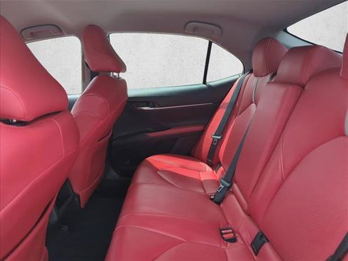 Used 2019 Toyota Camry LE FWD image 14