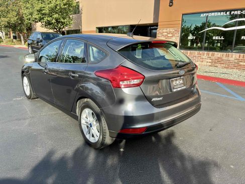 Used 2018 Ford Focus SE FWD image 10