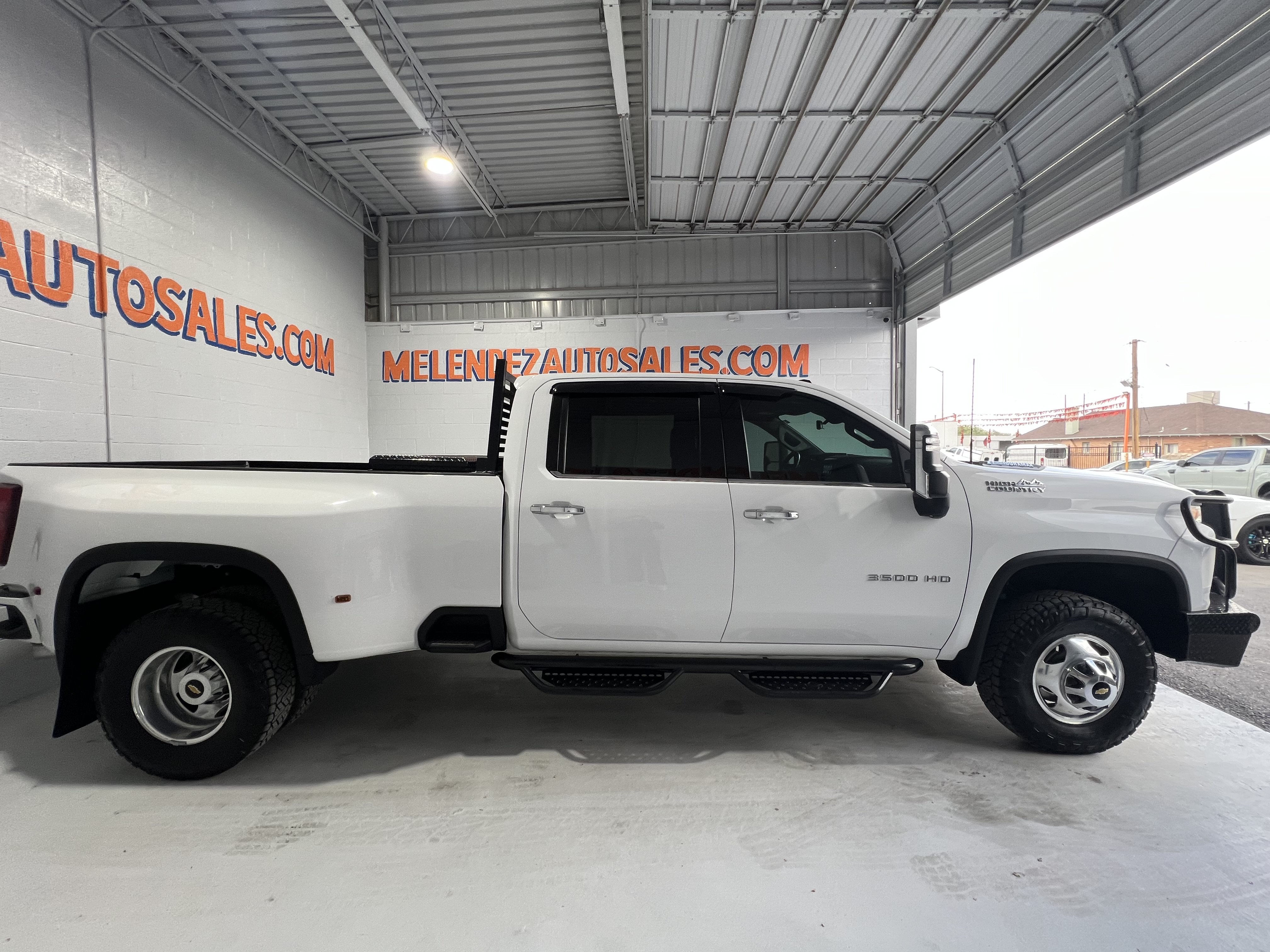 Used 2021 Chevrolet Silverado 3500 High Country w/ Technology Package AWD/4WD image 7
