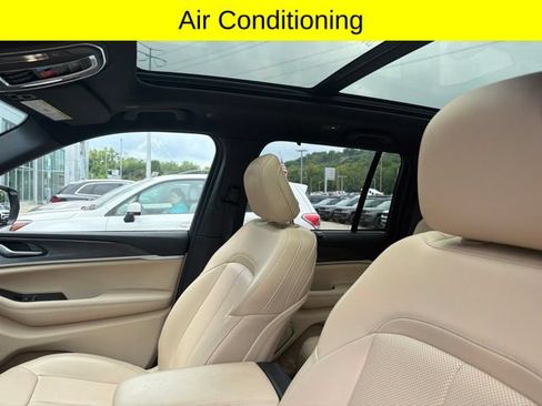 Used 2023 Jeep Grand Cherokee 4WD 4xe w/ Luxury Tech Group II image 12