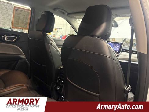 Used 2022 Jeep Compass Limited image 33