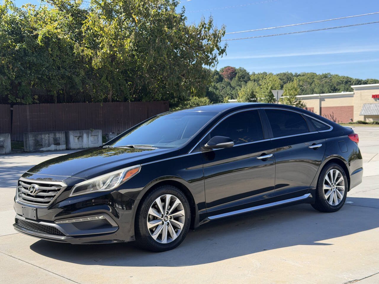 Used 2015 Hyundai Sonata Sport w/ Option Group 04 FWD image 1
