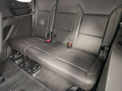 Used 2024 Chevrolet Tahoe Z71 w/ Luxury Package AWD/4WD image 32