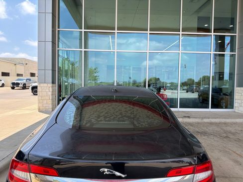 Used 2012 Jaguar XF Portfolio RWD image 13
