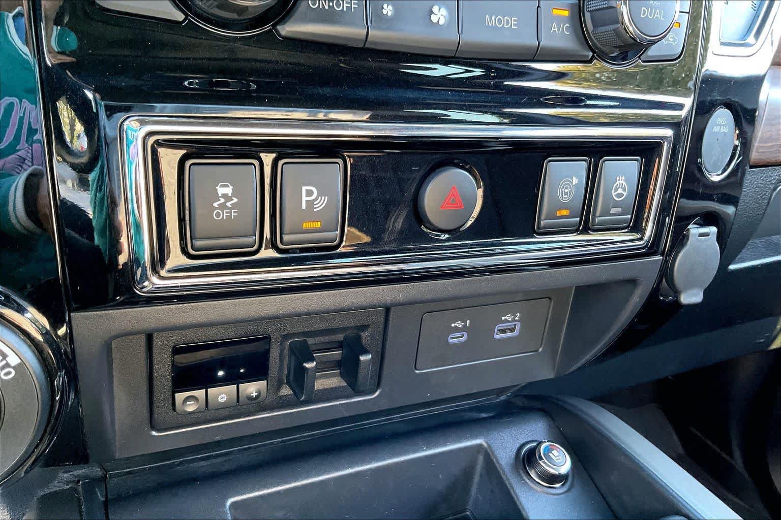 Used 2023 Nissan Titan Platinum Reserve w/ Moonroof Package AWD/4WD image 33