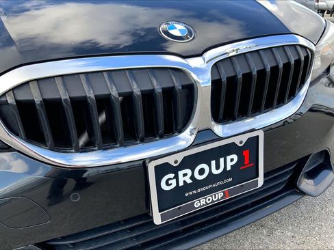 Used 2019 BMW 330i Sedan w/ Driving Assistance Package image 28