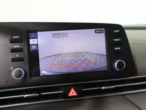 Used 2024 Hyundai Elantra SE FWD image 6