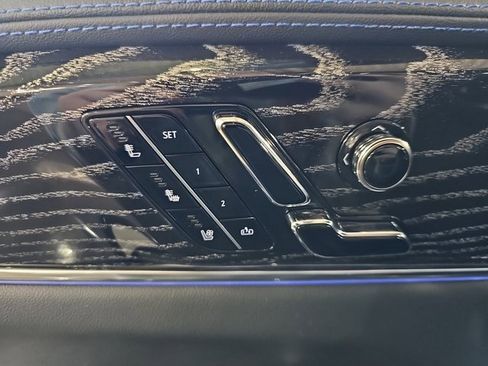 Used 2026 Cadillac Escalade IQ Sport 1 w/ LPO, ONYX Package image 32