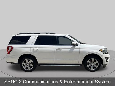Used 2018 Ford Expedition XLT w/ Equipment Group 202A RWD image 7