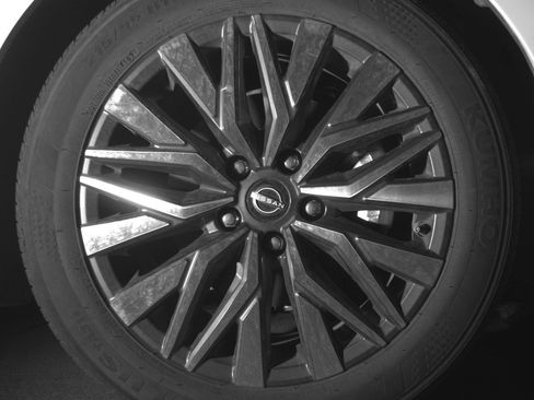 Used 2025 Nissan Altima 2.5 SV FWD image 10